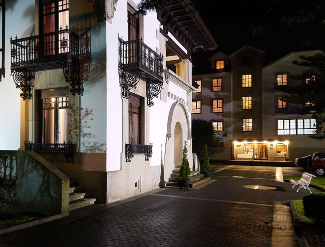 Hotel Y Apartamentos Arias Navia Exterior photo